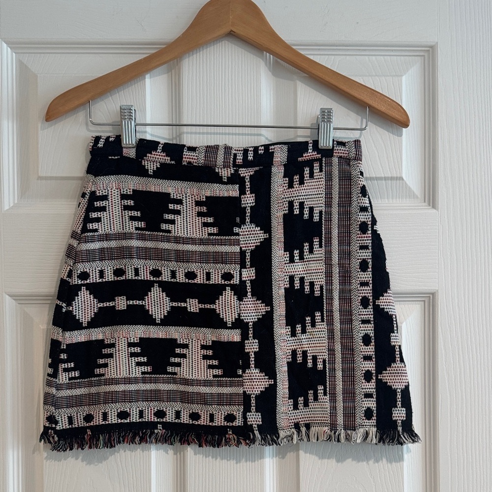 LF Black and Cream Geometric Mini Skirt